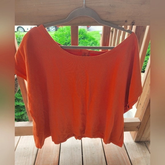 Big Bud Press Crop Tunic with Button Up Back - Picture 2 of 2